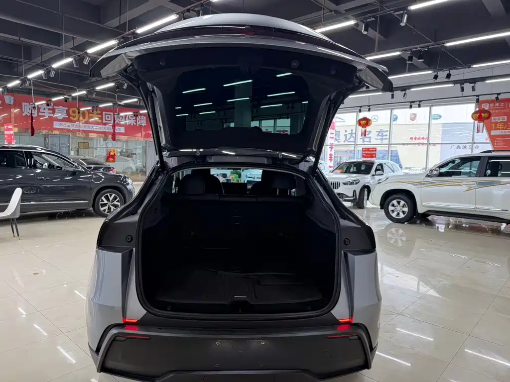 Tesla Model Y — фото 14