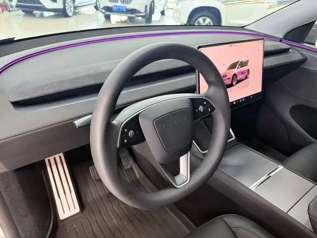 Tesla Model Y — фото 6