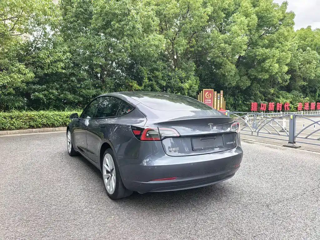 Tesla Model 3 — фото 5