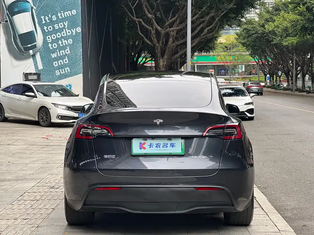 Tesla Model Y — фото 4