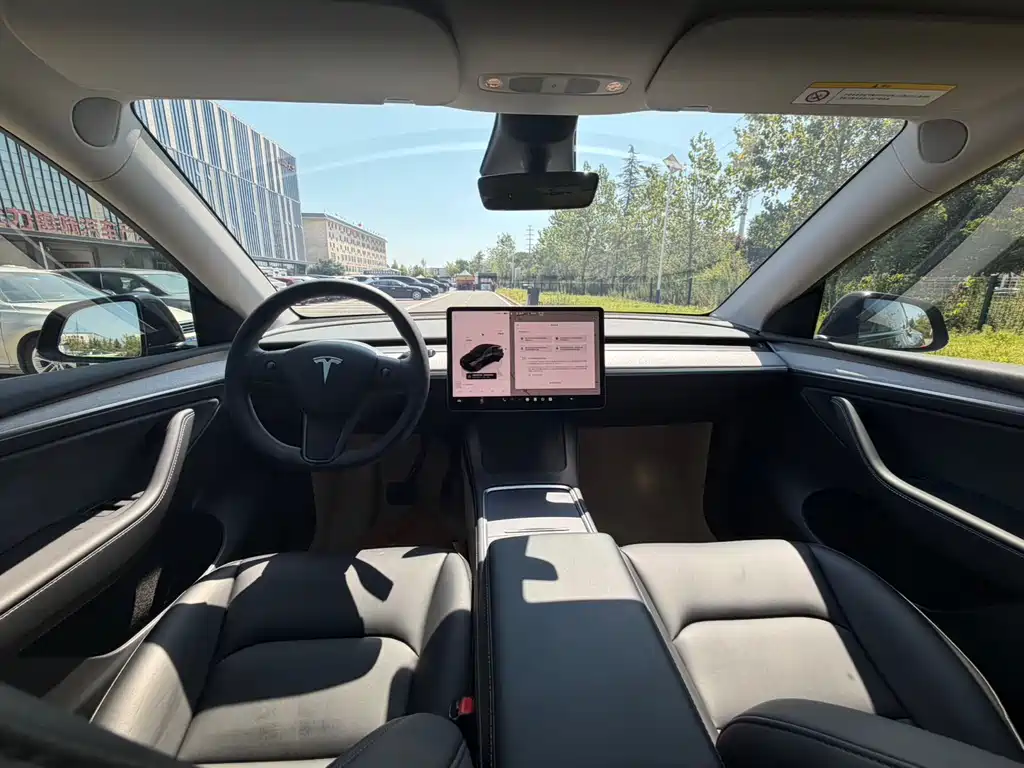 Tesla Model Y — фото 5