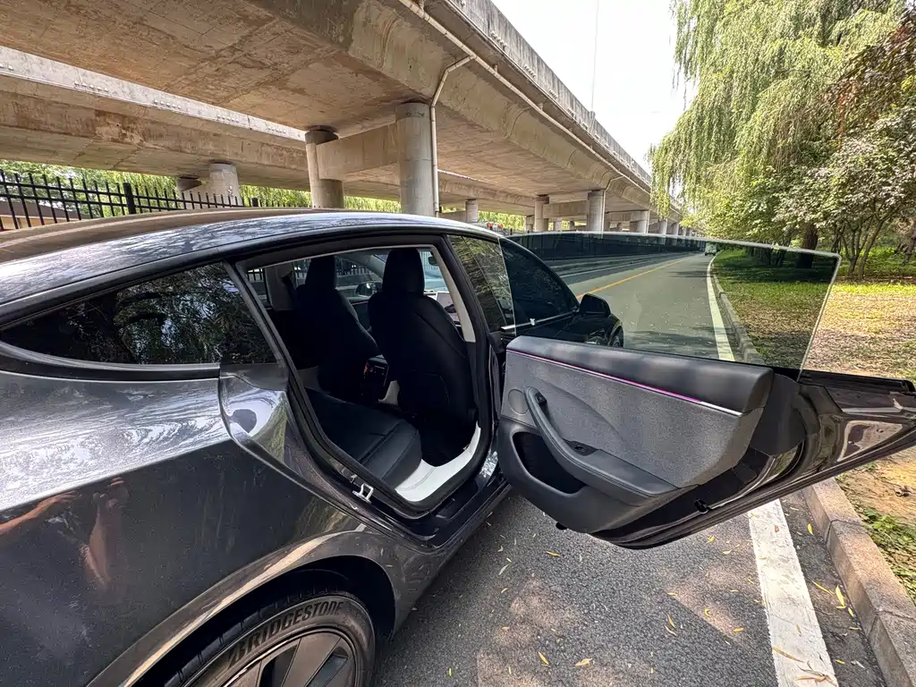 Tesla Model 3 — фото 6