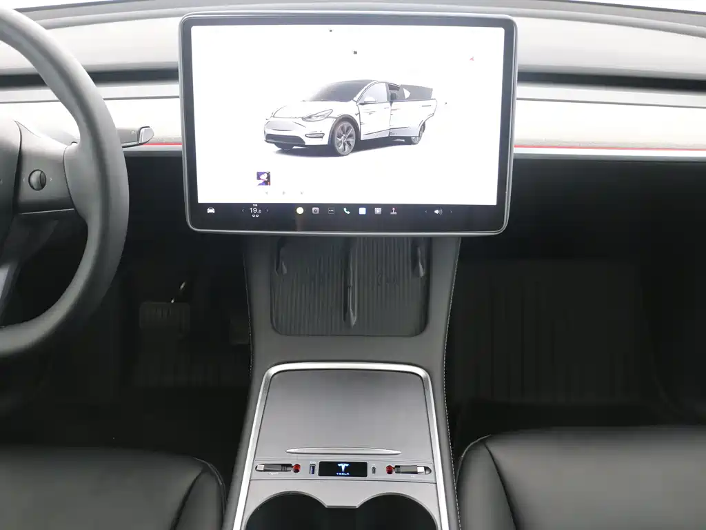 Tesla Model Y — фото 7