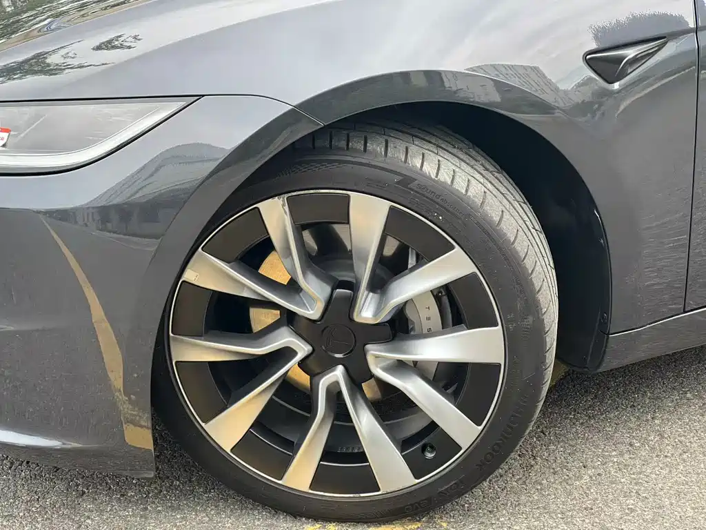 Tesla Model 3 — фото 3