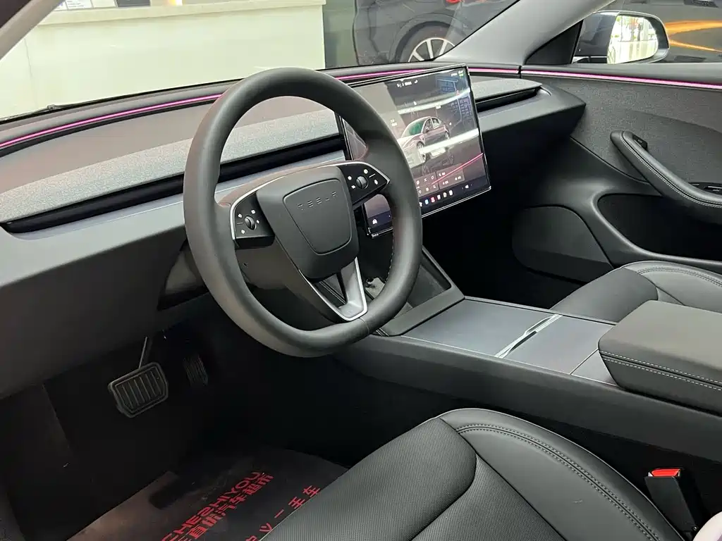 Tesla Model 3 — фото 8