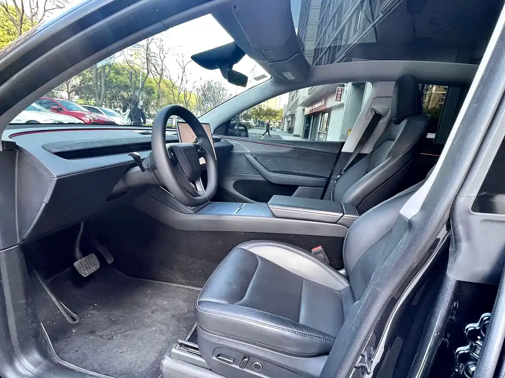 Tesla Model Y — фото 5
