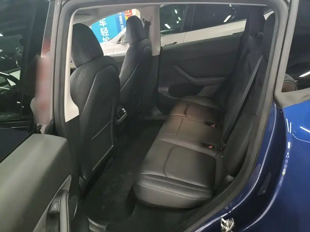Tesla Model Y — фото 17