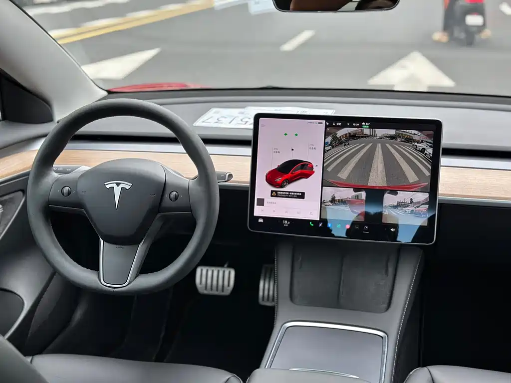 Tesla Model 3 — фото 8