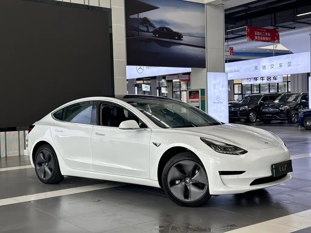 Tesla Model 3 — фото 3