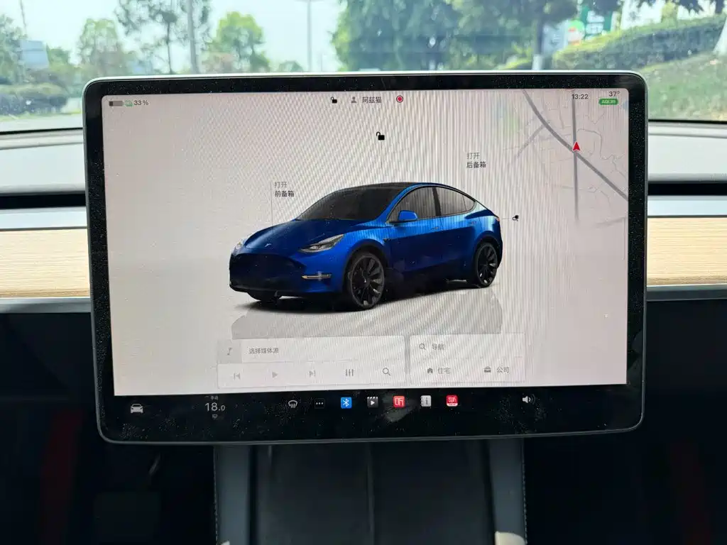 Tesla Model Y — фото 9