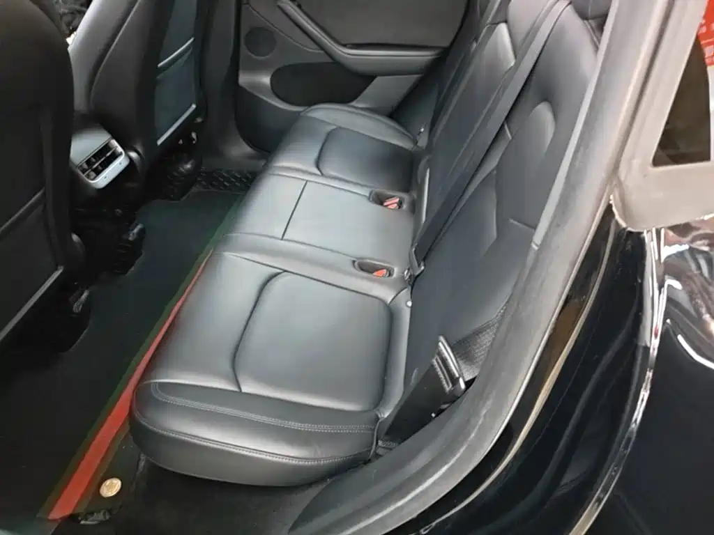 Tesla Model Y — фото 17