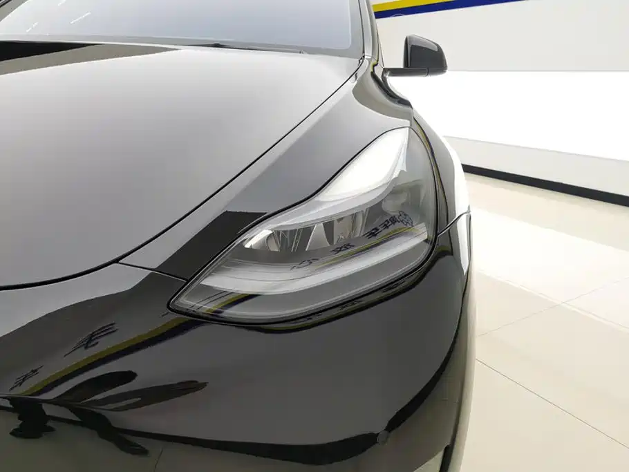 Tesla Model Y — фото 5