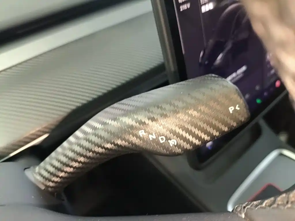 Tesla Model Y — фото 14