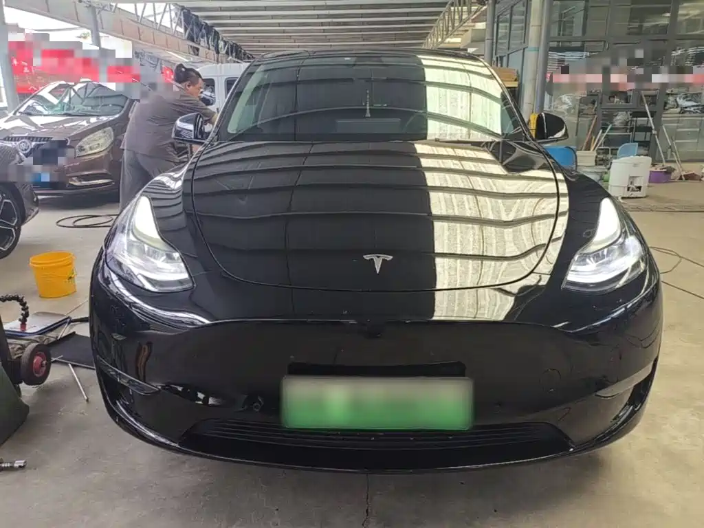 Tesla Model Y — фото 3