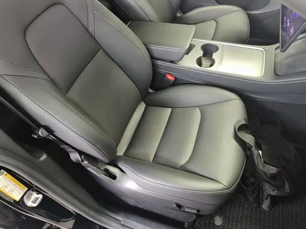 Tesla Model Y — фото 25