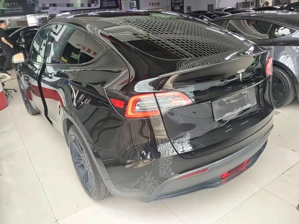 Tesla Model Y — фото 5