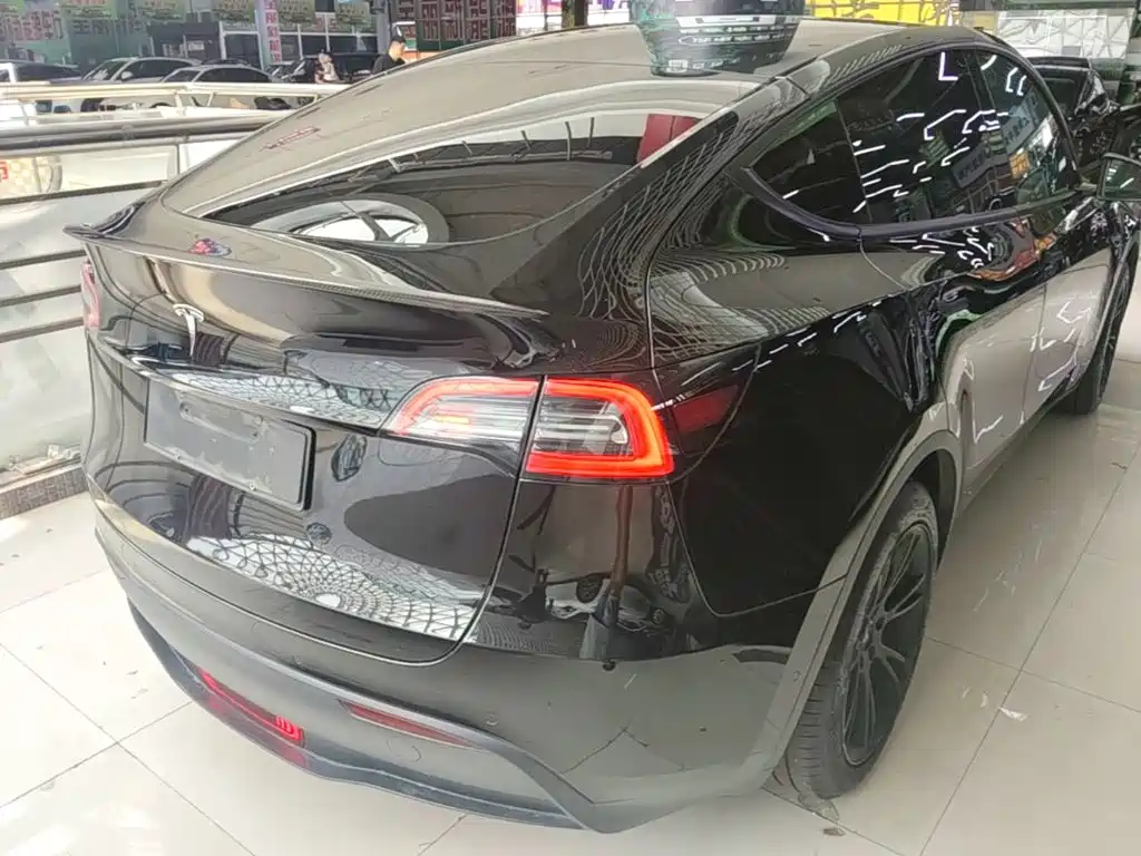 Tesla Model Y — фото 7