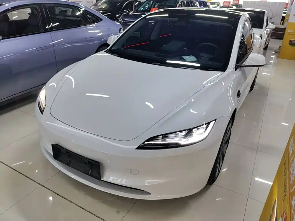 Tesla Model 3 — фото 2