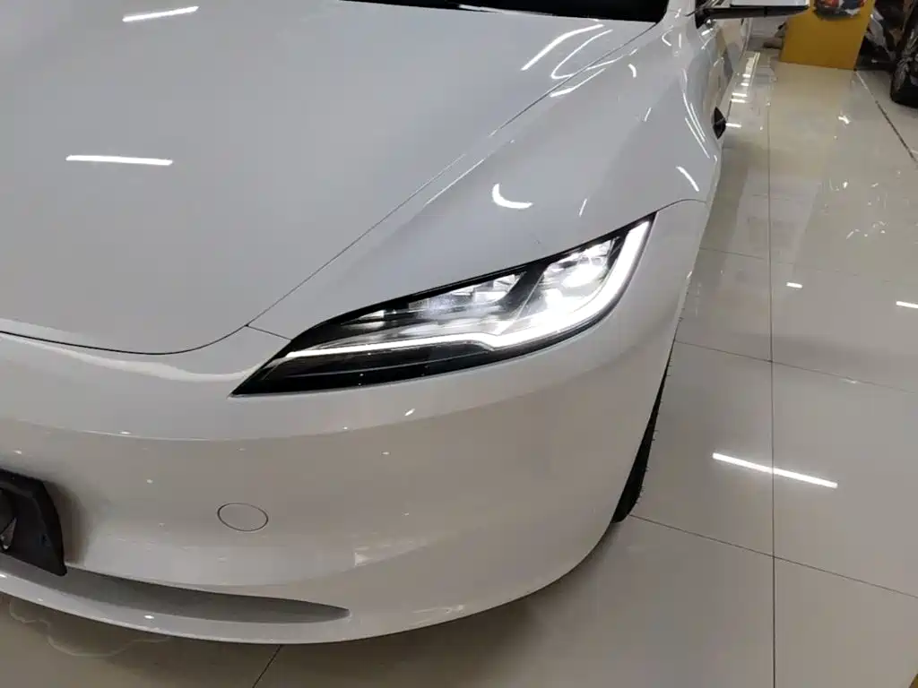 Tesla Model 3 — фото 24