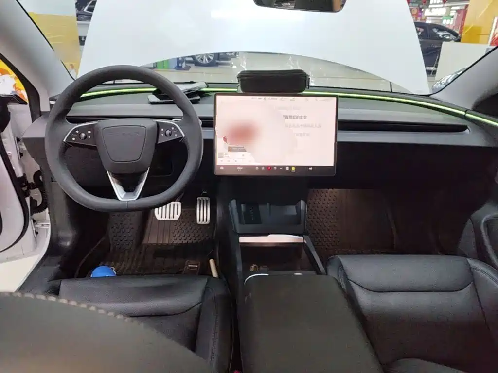 Tesla Model 3 — фото 10