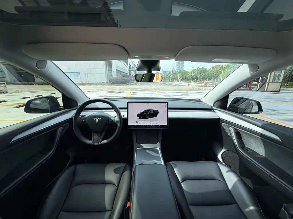 Tesla Model Y — фото 7