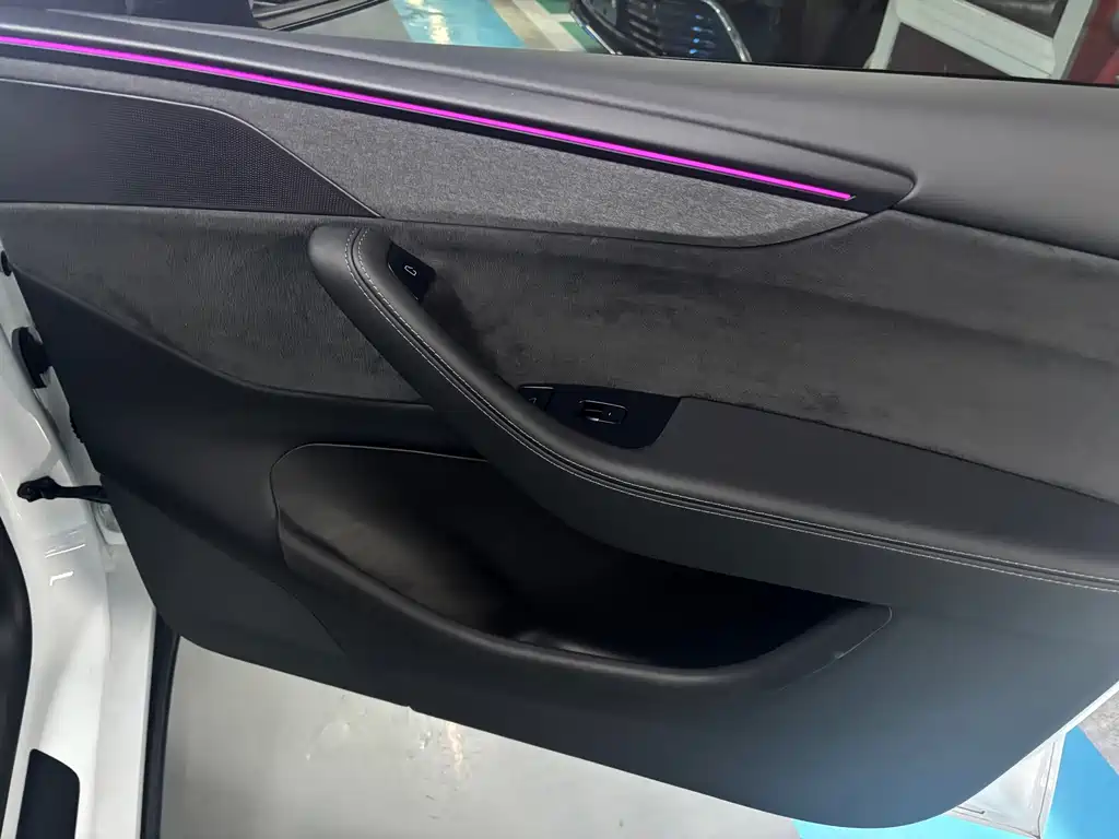 Tesla Model Y — фото 11