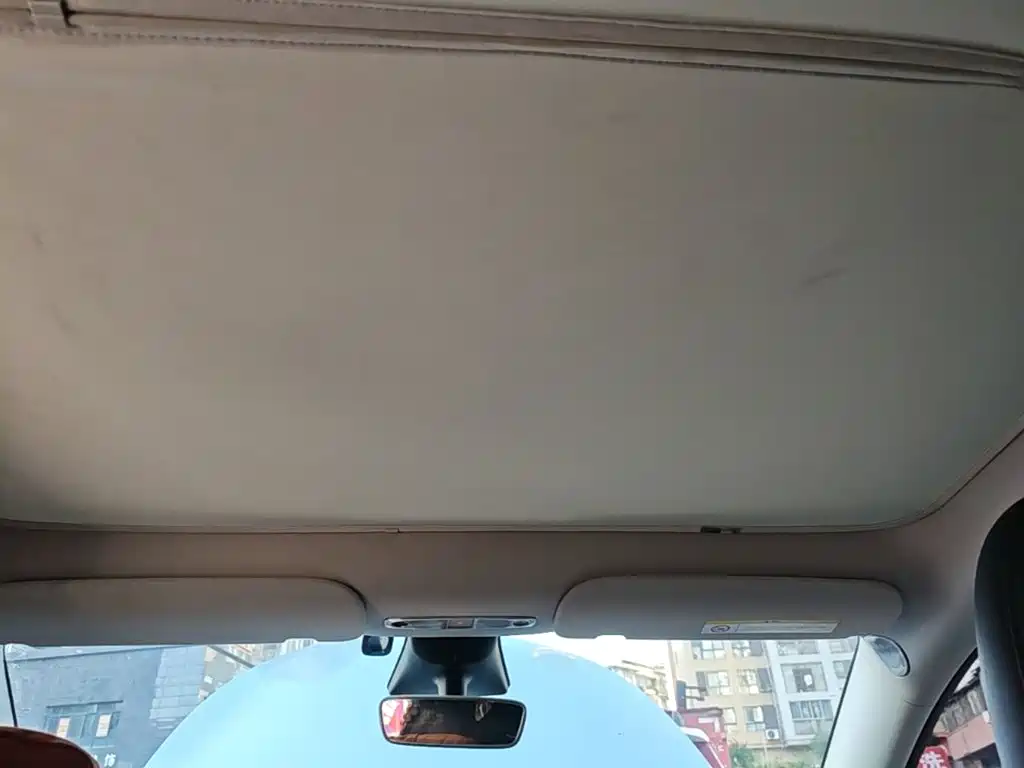 Tesla Model Y — фото 18