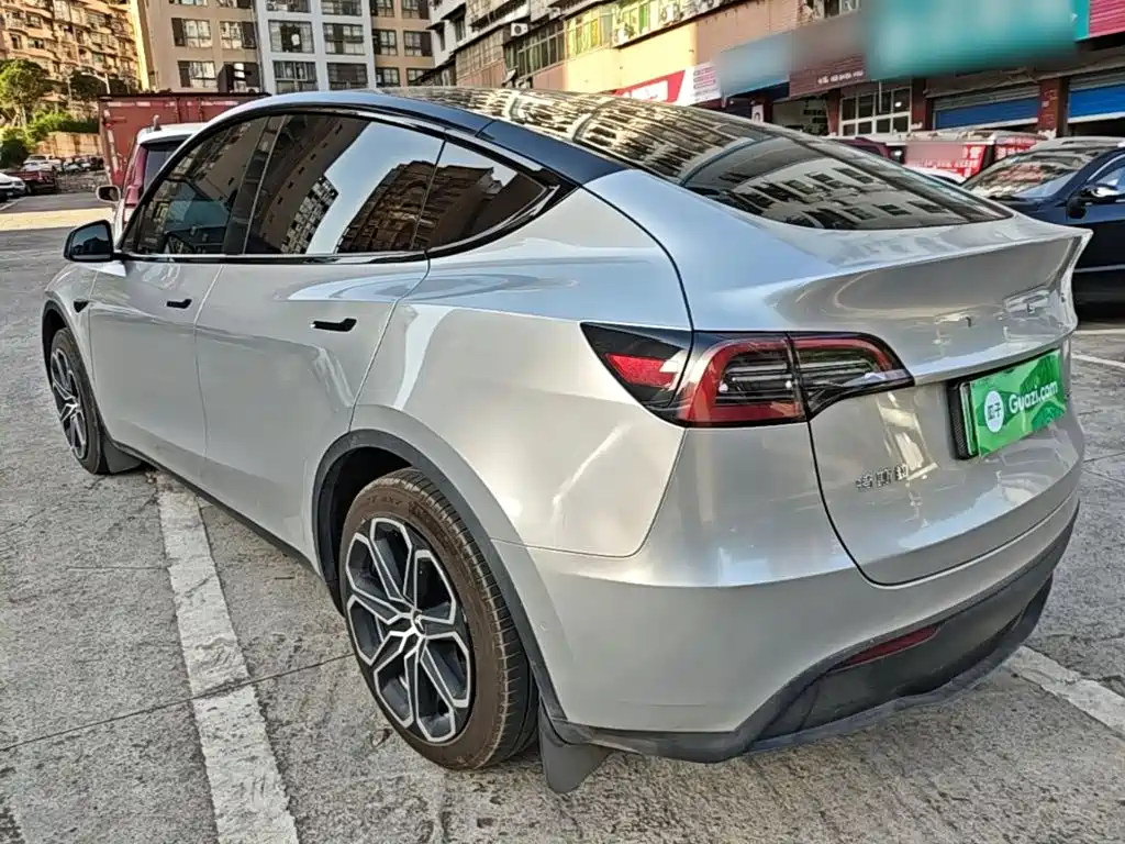 Tesla Model Y — фото 5