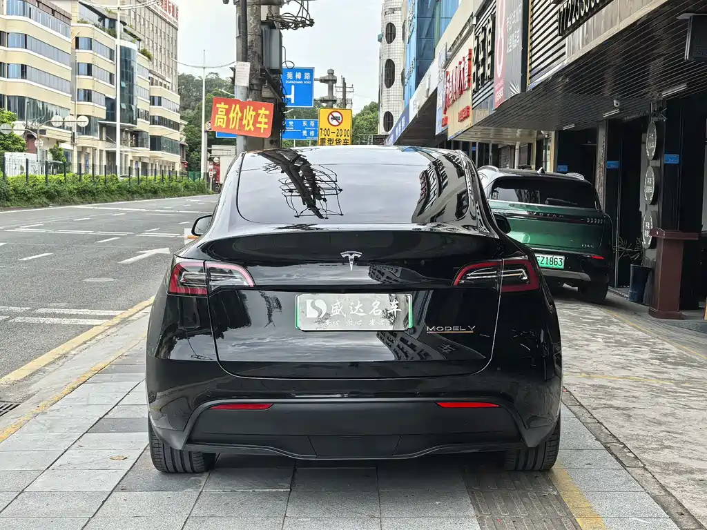 Tesla Model Y — фото 5