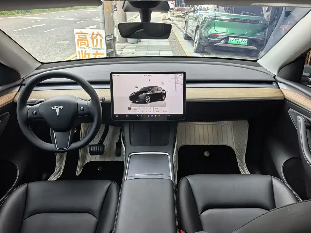 Tesla Model Y — фото 9