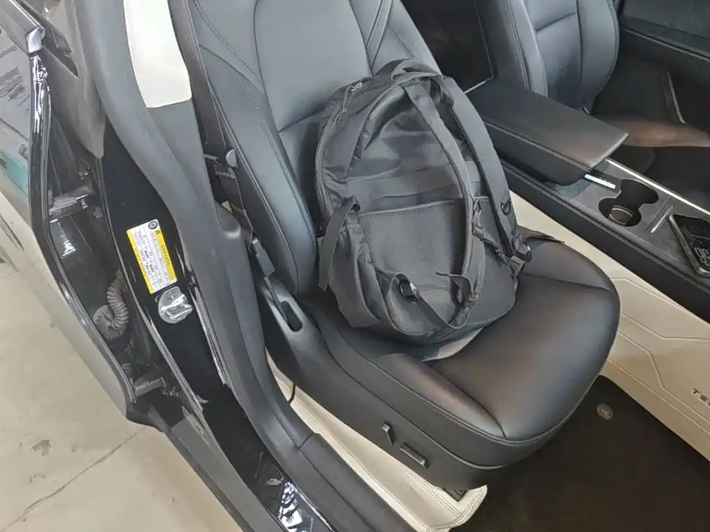 Tesla Model Y — фото 25