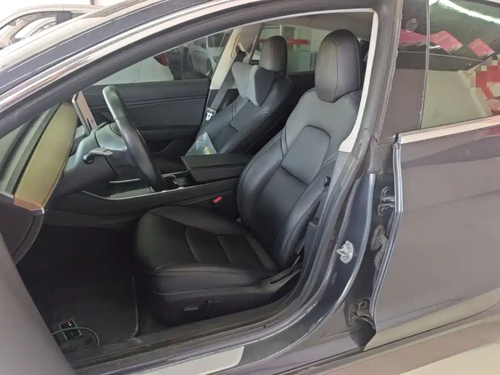 Tesla Model 3 — фото 15