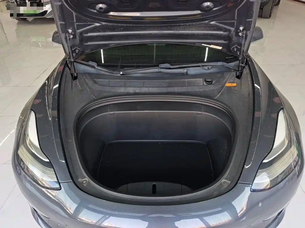 Tesla Model 3 — фото 20