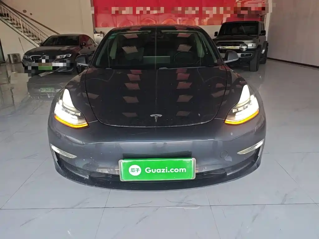 Tesla Model 3 — фото 3