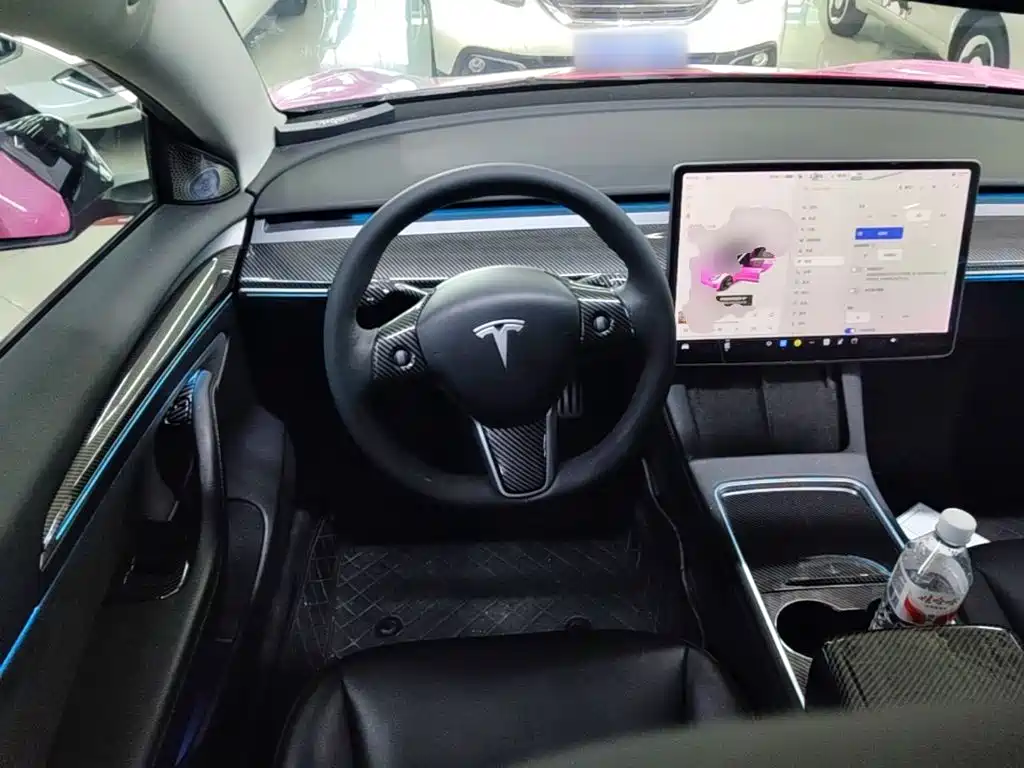 Tesla Model 3 — фото 11