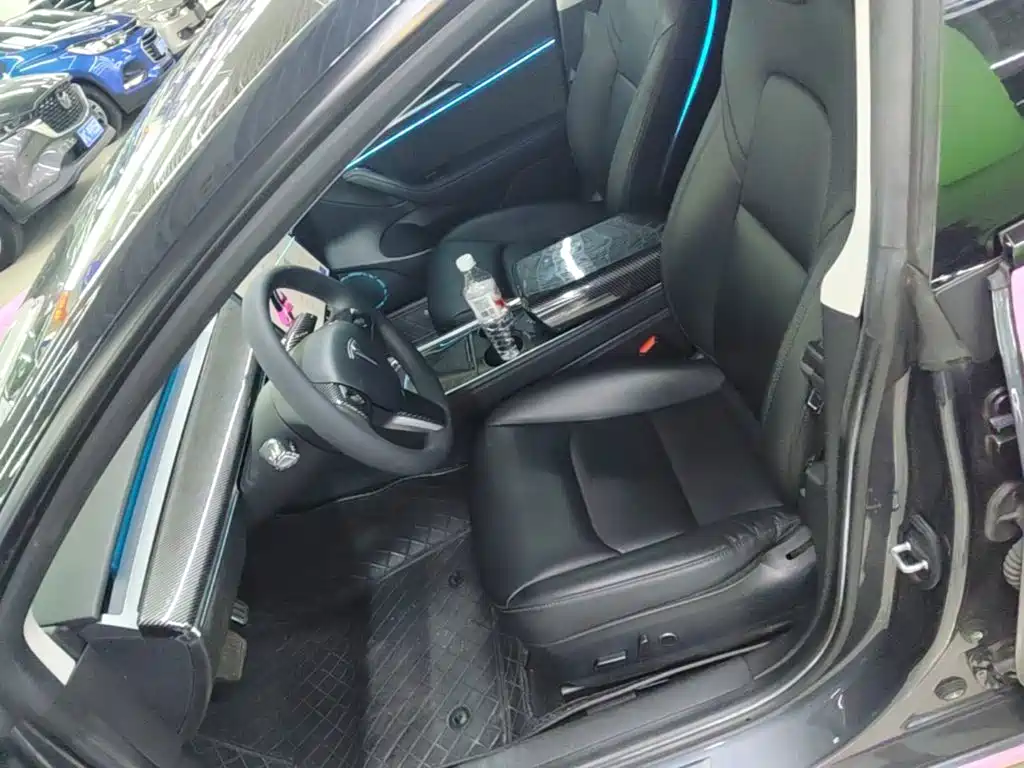 Tesla Model 3 — фото 15