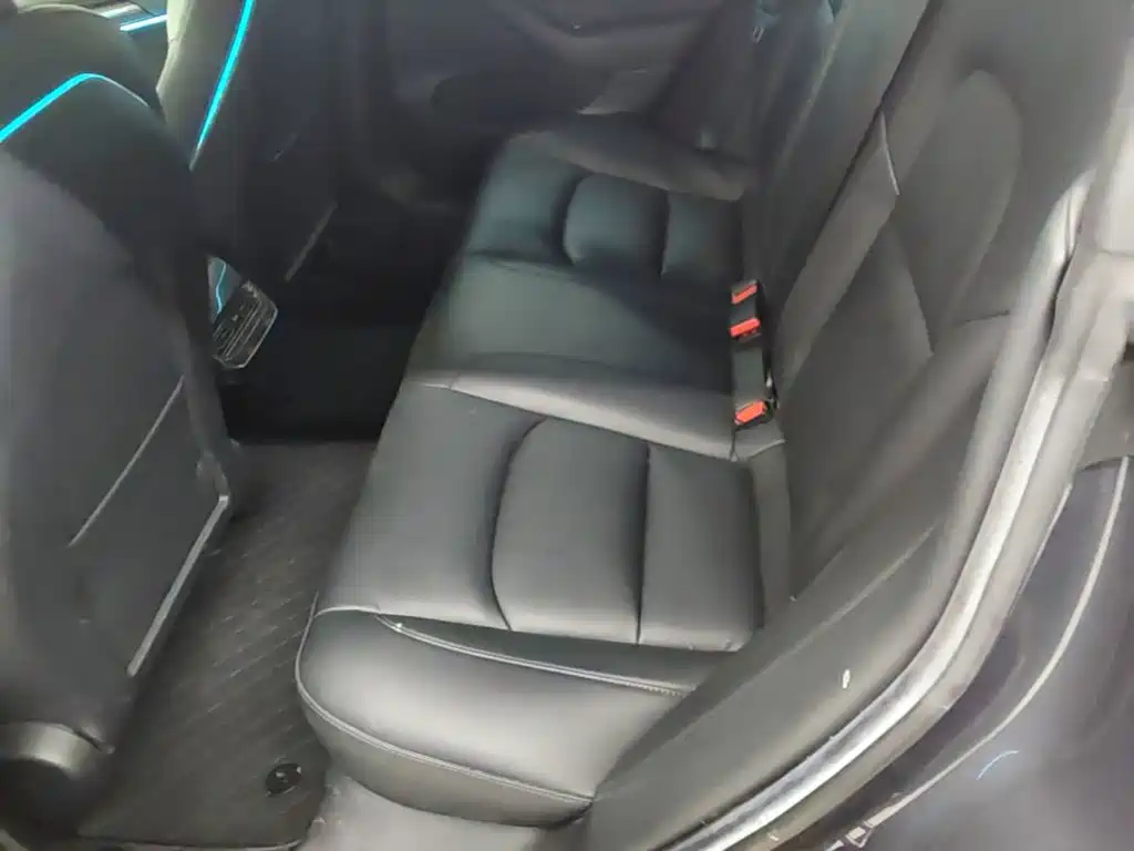 Tesla Model 3 — фото 17