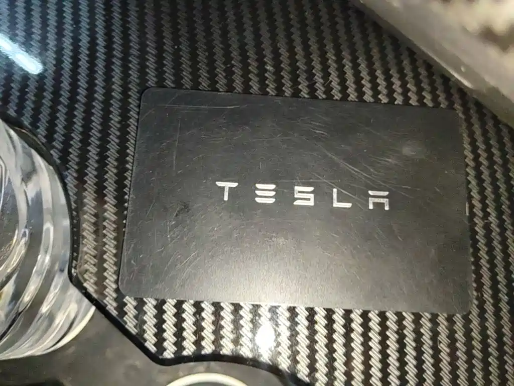 Tesla Model 3 — фото 9