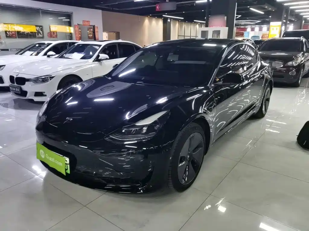 Tesla Model 3 — фото 2