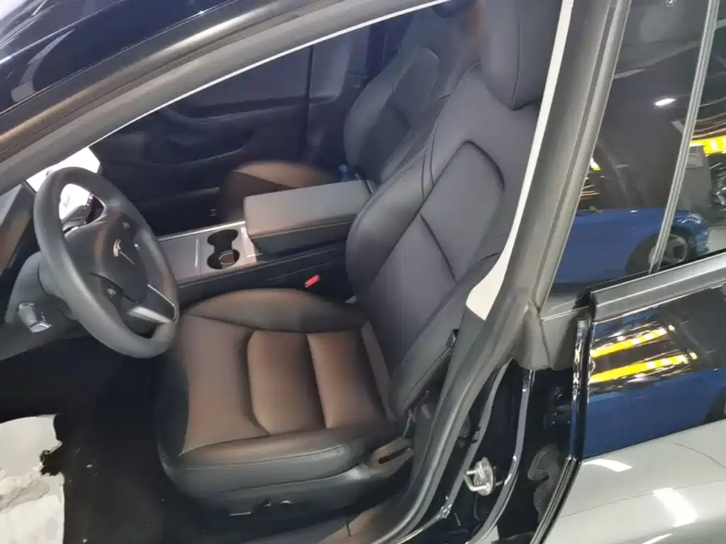 Tesla Model 3 — фото 15
