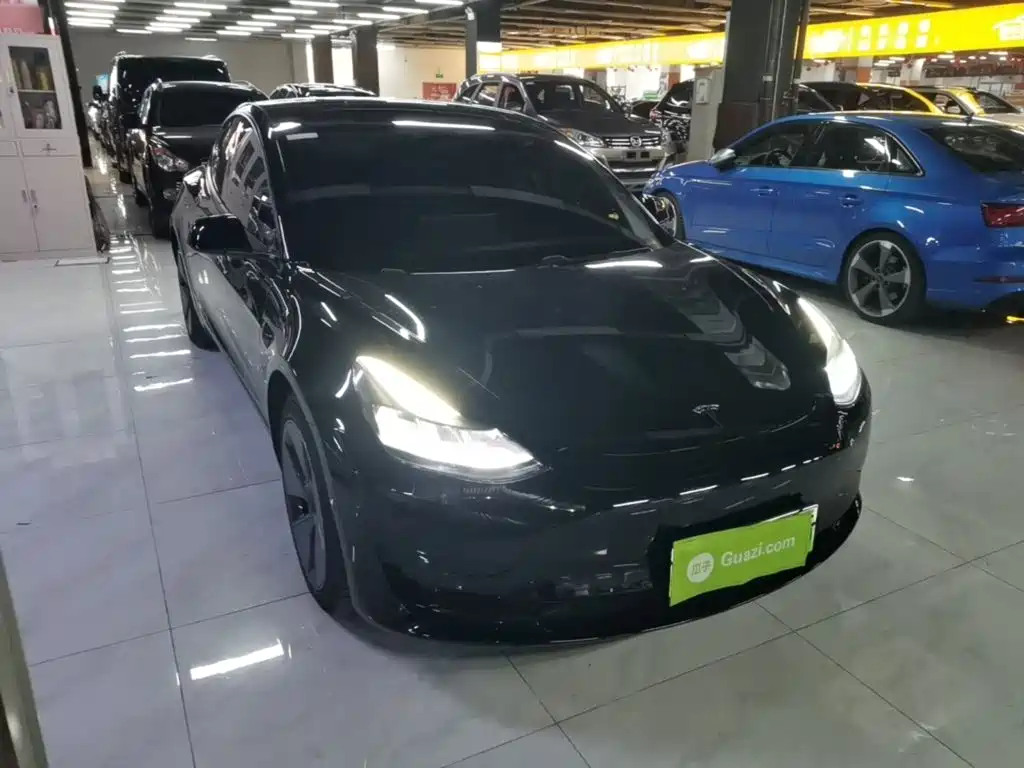 Tesla Model 3 — фото 4