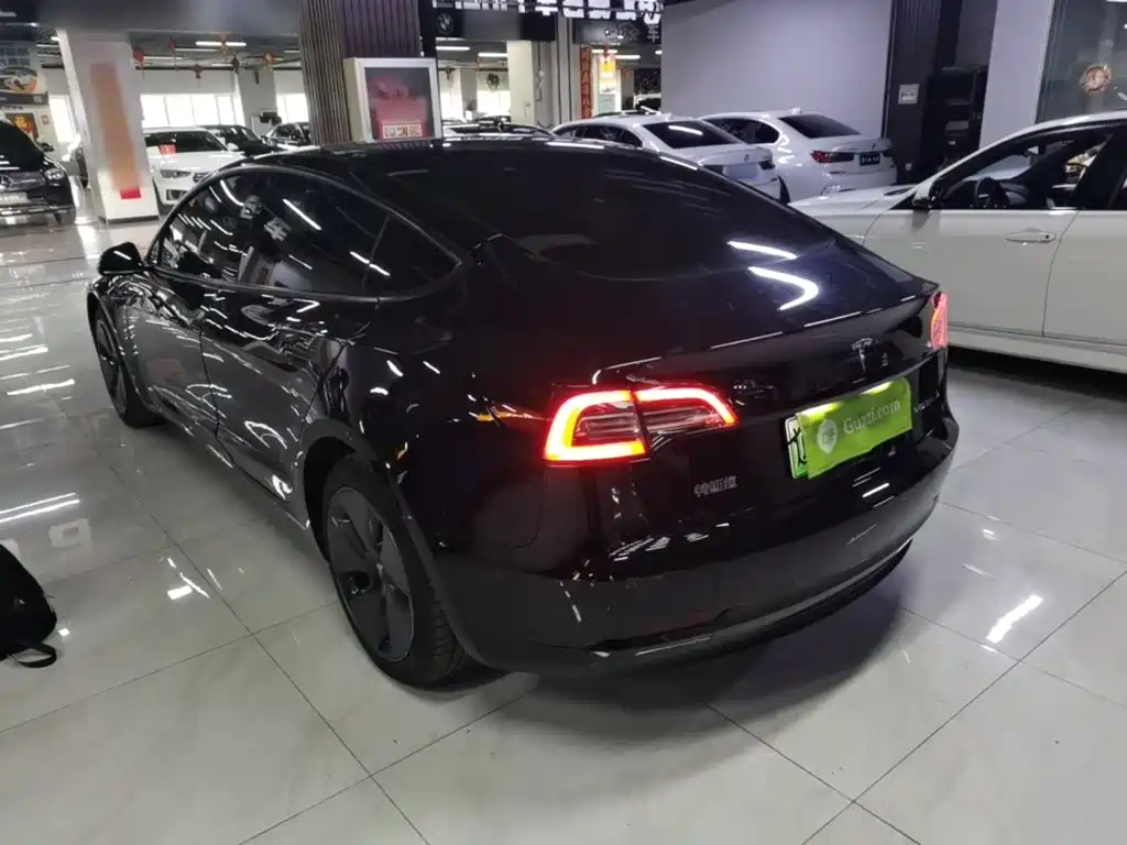 Tesla Model 3 — фото 5