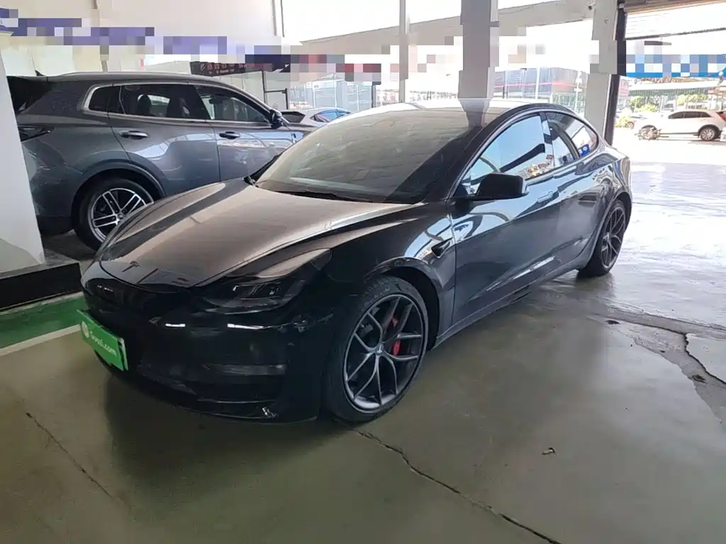 Tesla Model 3 — фото 2