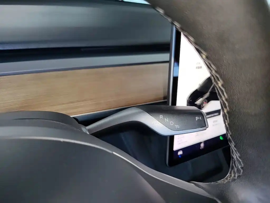 Tesla Model 3 — фото 14