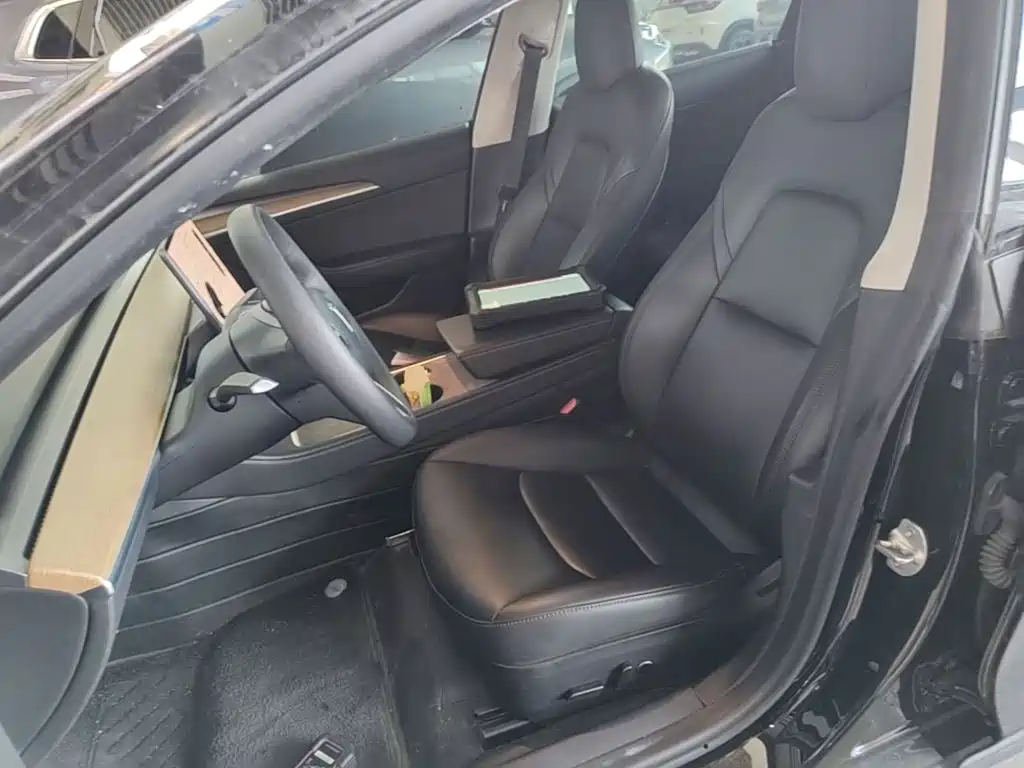 Tesla Model 3 — фото 15
