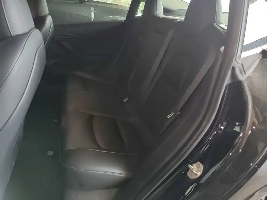 Tesla Model 3 — фото 17