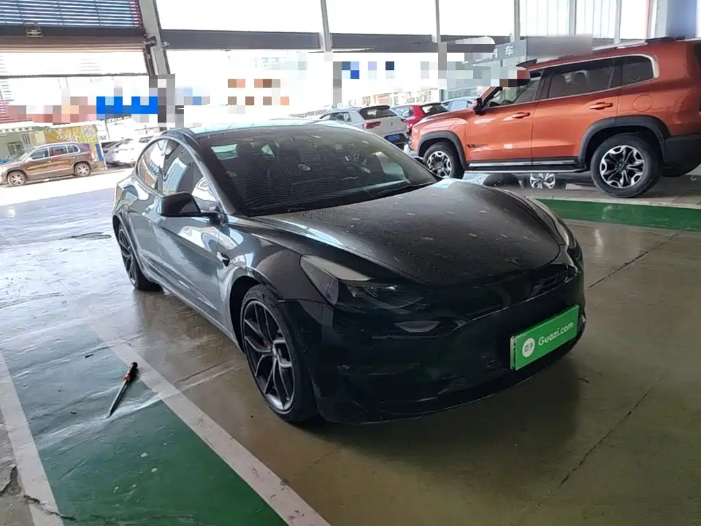 Tesla Model 3 — фото 4