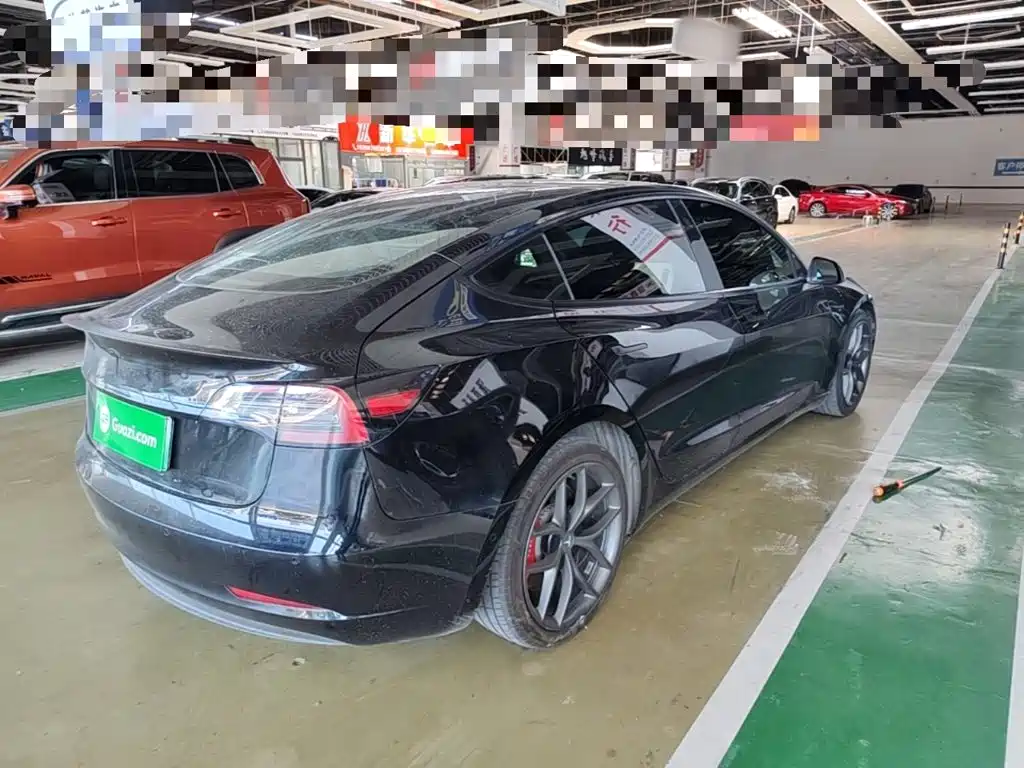 Tesla Model 3 — фото 7