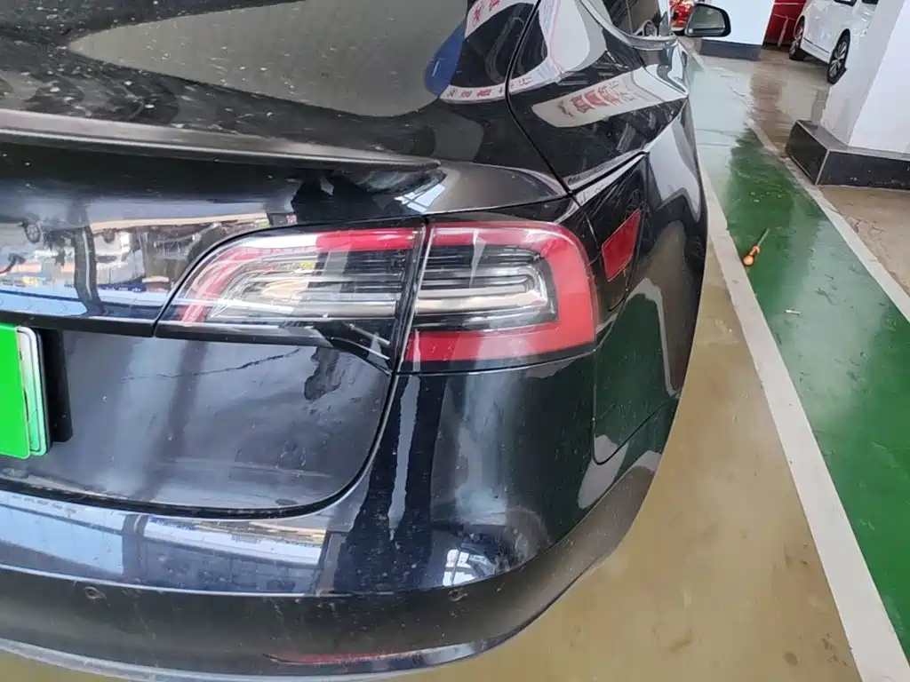 Tesla Model 3 — фото 8