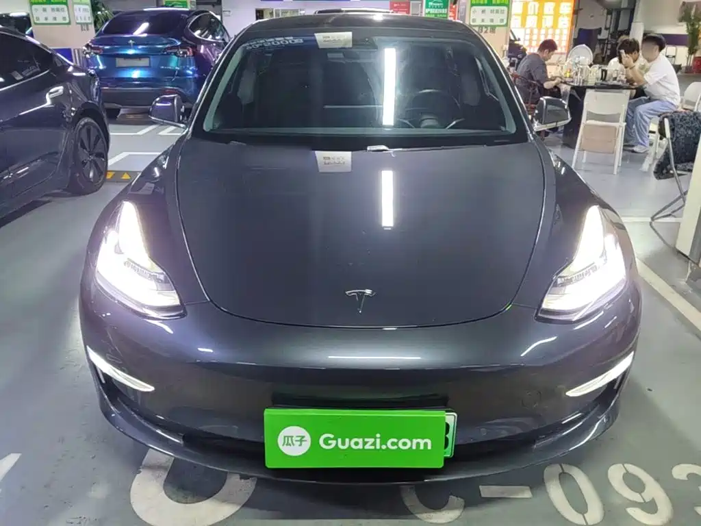 Tesla Model 3 — фото 3